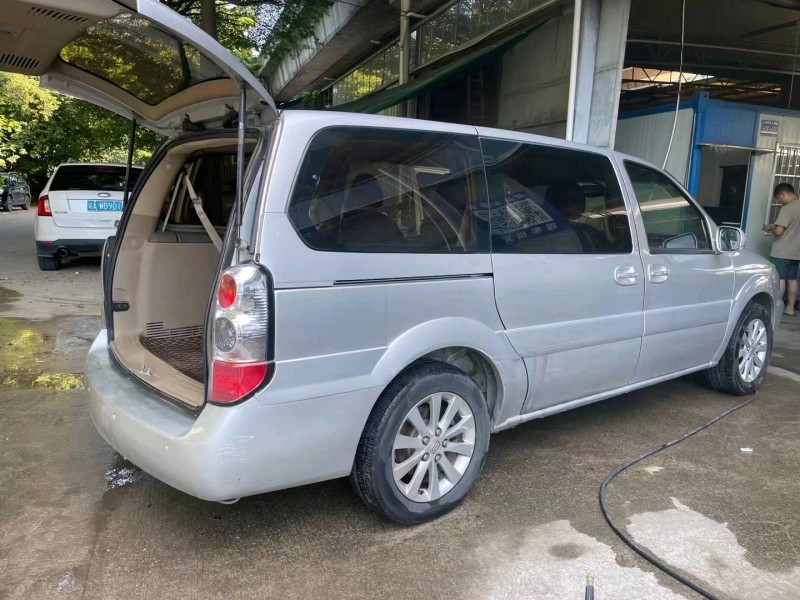 广州11年别克GL82