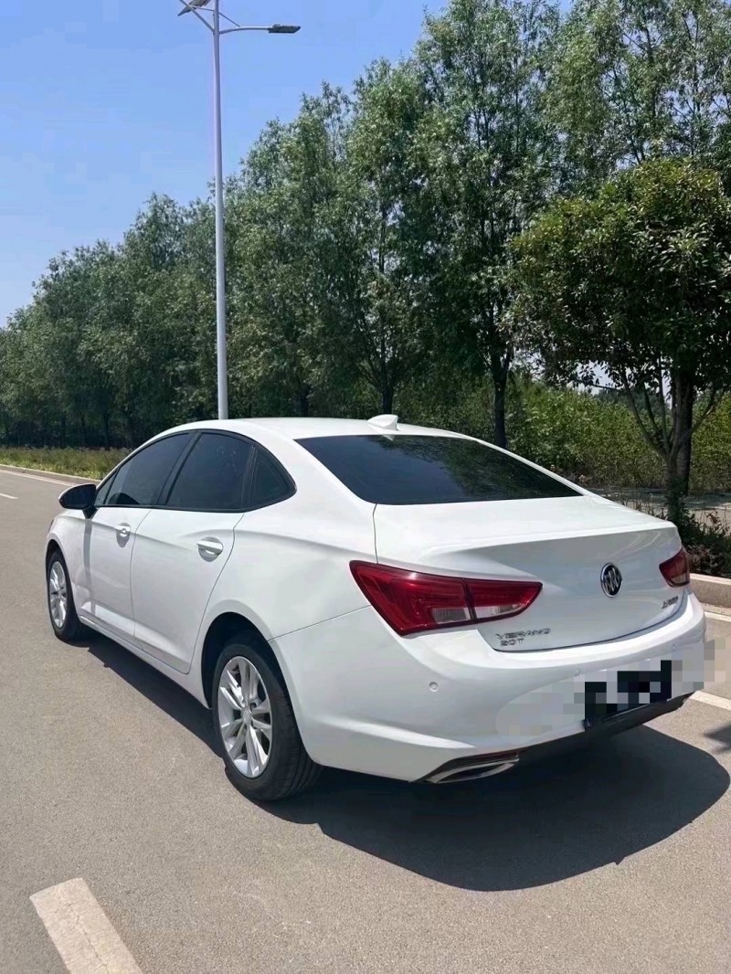 枣庄19年别克威朗8