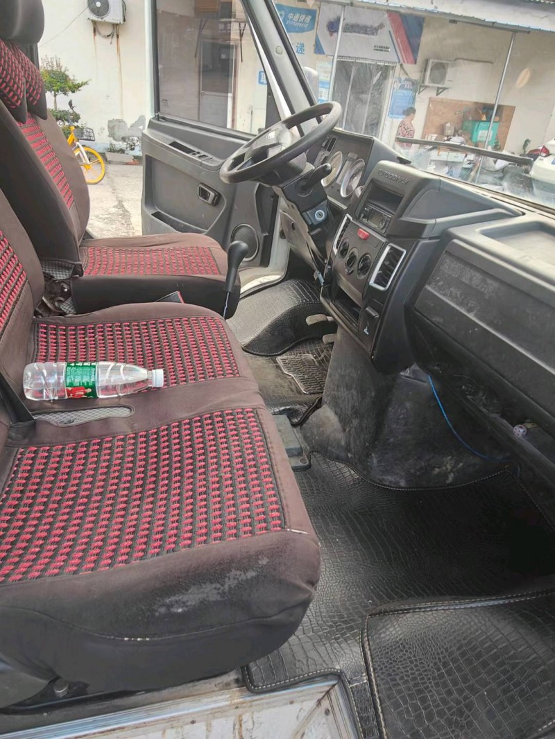 宜昌18年依维柯得意6