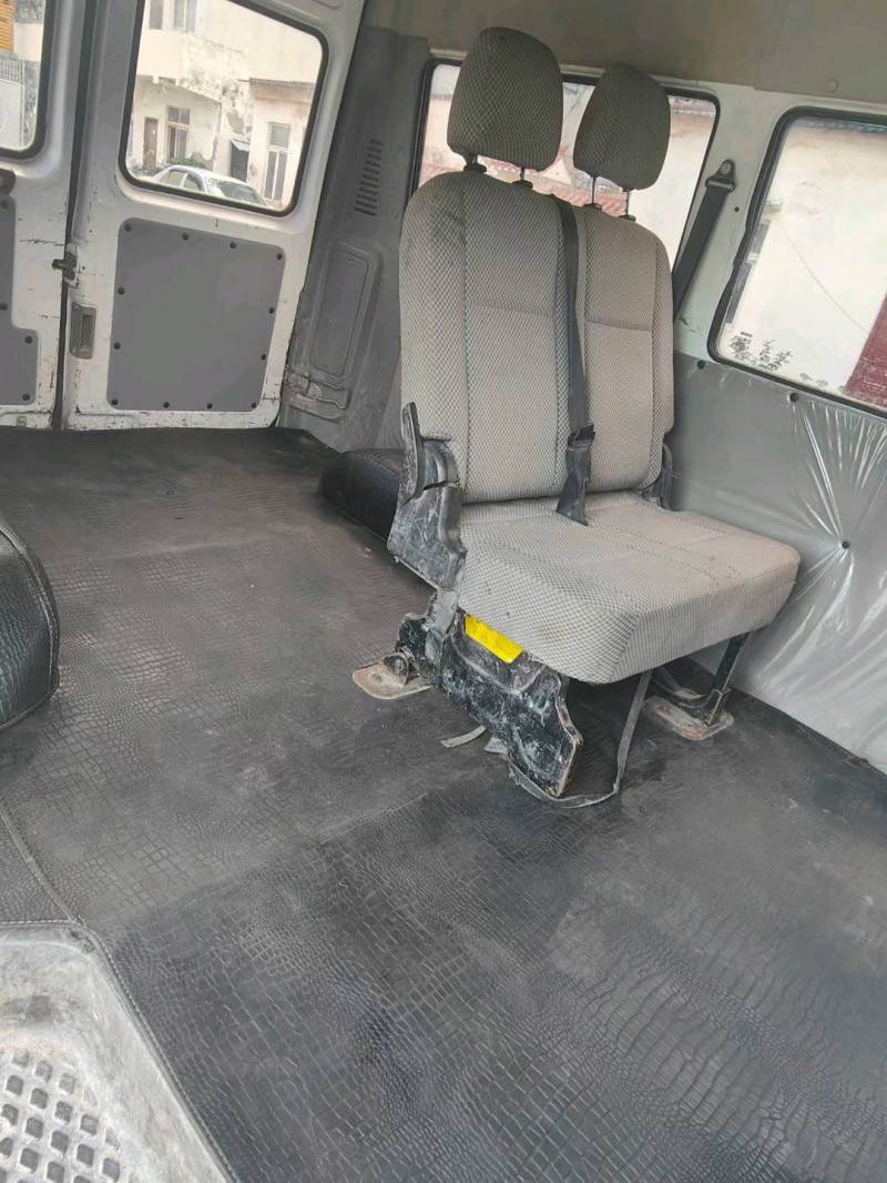 宜昌18年依维柯得意7