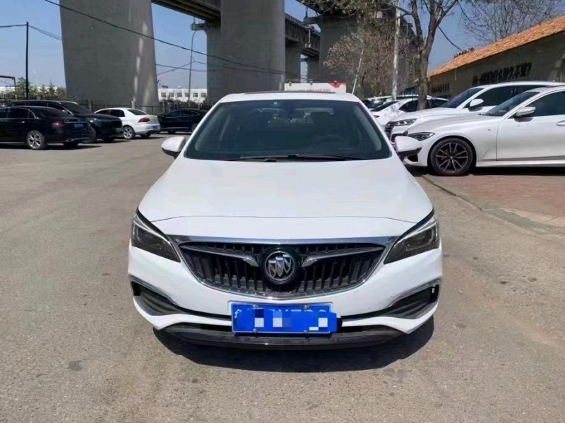 青岛19年别克威朗1