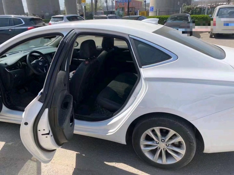 青岛19年别克威朗4