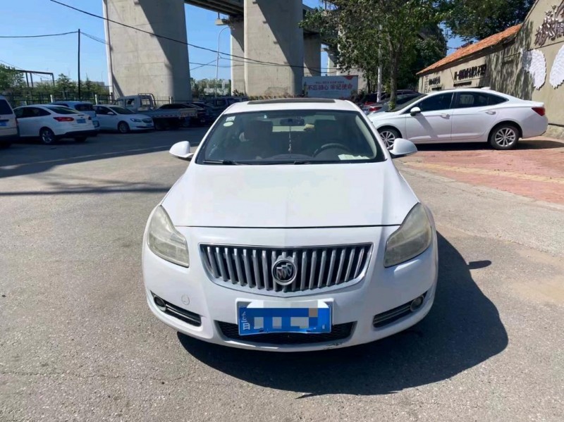 青岛13年别克君威1