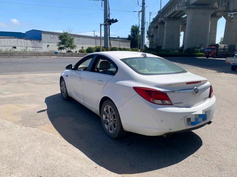 青岛13年别克君威7