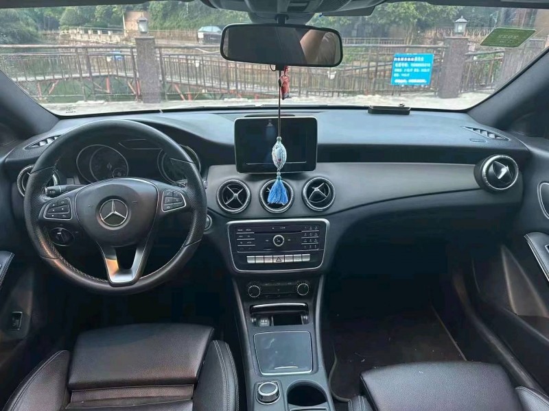 湖州16年奔驰CLA8