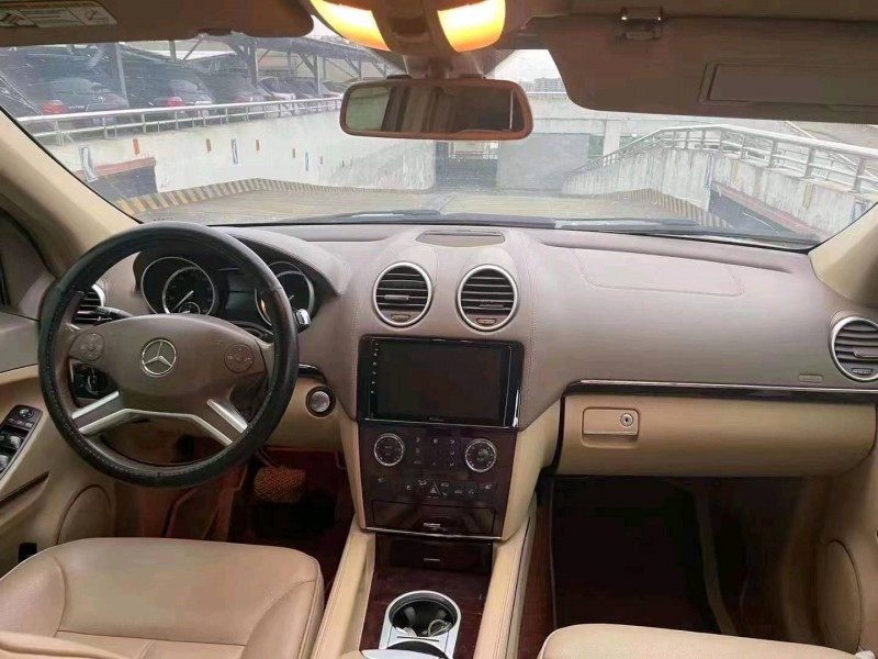 湖州13年奔驰GL8