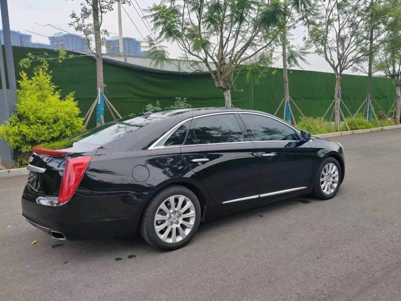 安順14年凱迪拉克XTS8