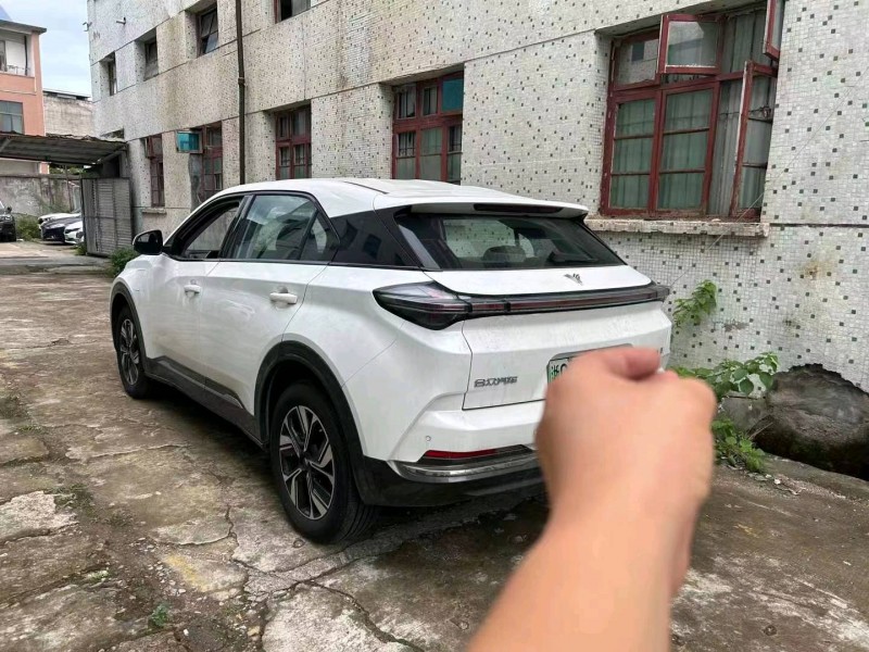 湖州23年哪吒U6
