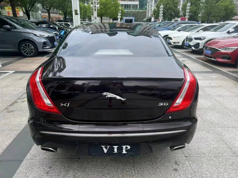 常州12年捷豹XJL8
