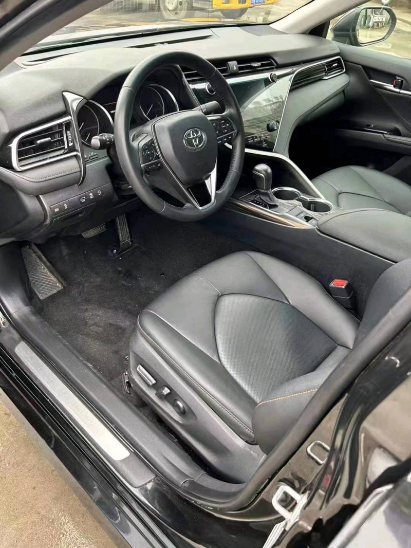 宜昌22年丰田凯美瑞8