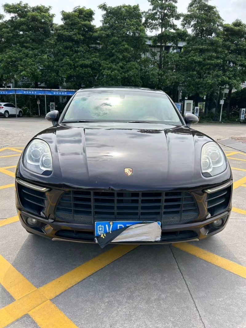 中山16年保时捷Macan1