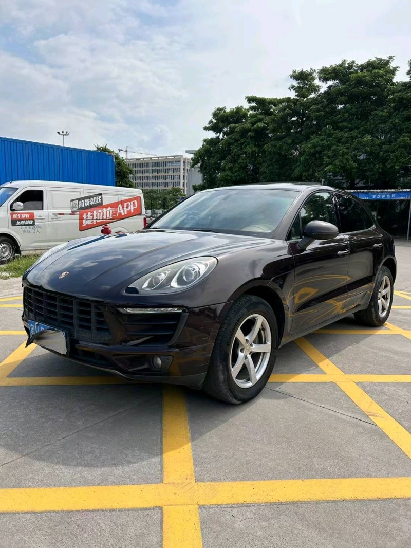 中山16年保时捷Macan2