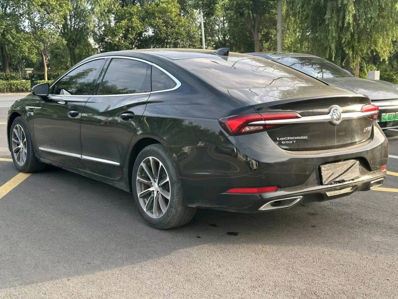 徐州20年别克君越3