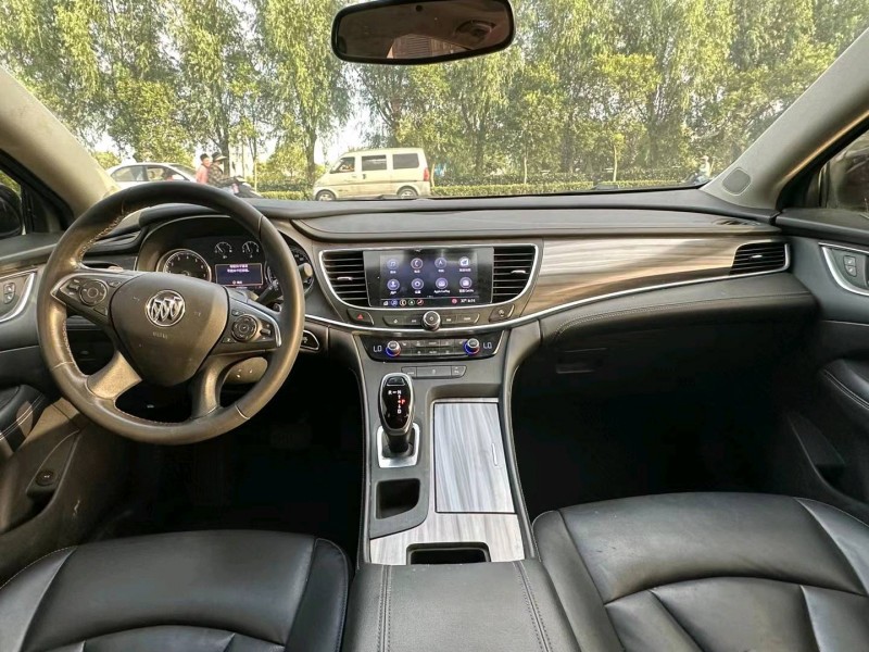 徐州20年别克君越6