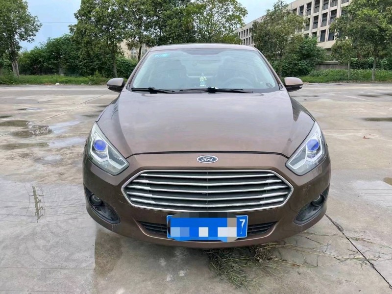 常州18年福特福睿斯1