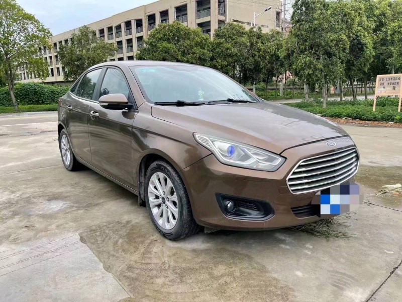 常州18年福特福睿斯2