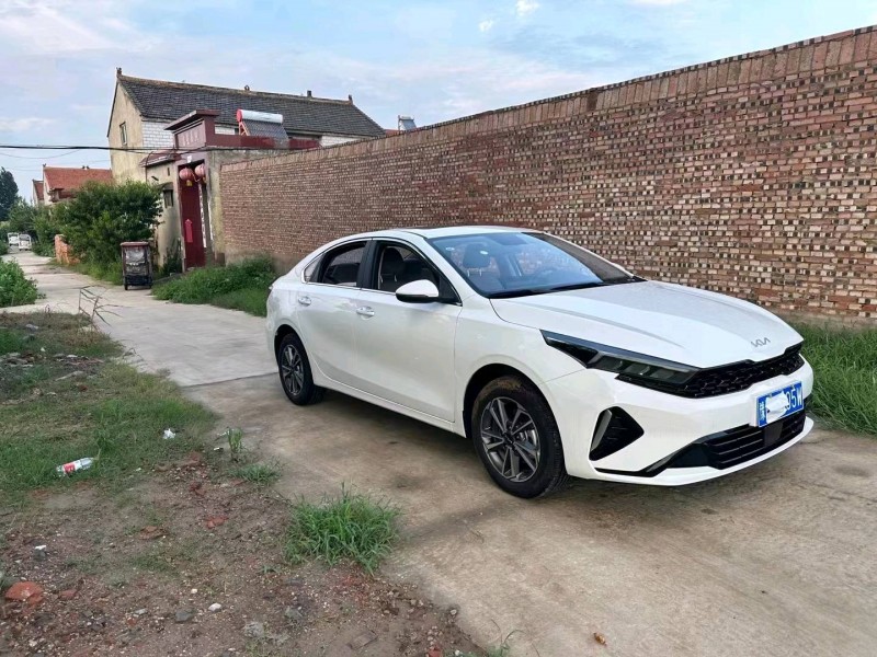 安阳23年起亚K32