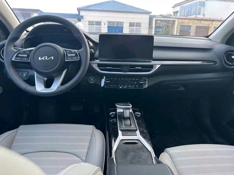 安阳23年起亚K36