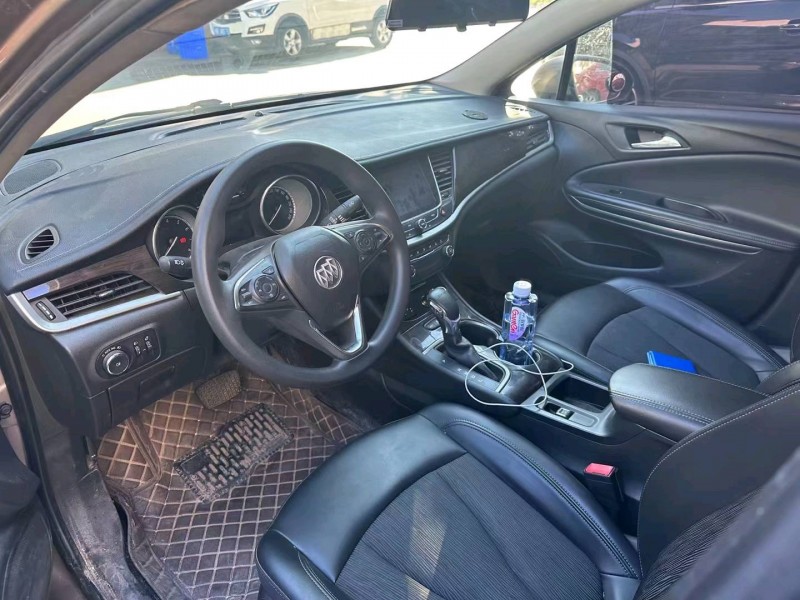 重庆18年别克威朗6