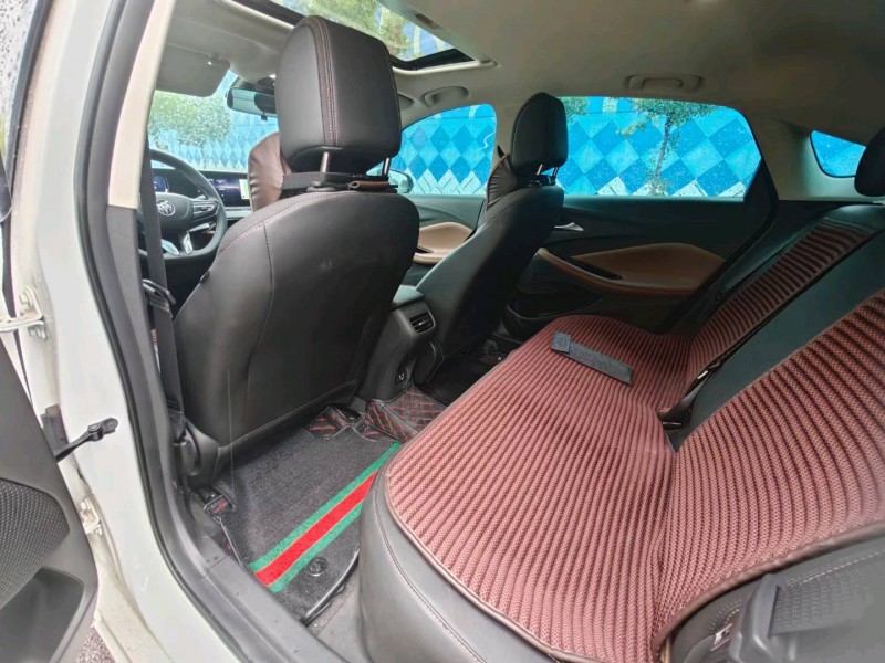 济南22年别克威朗6