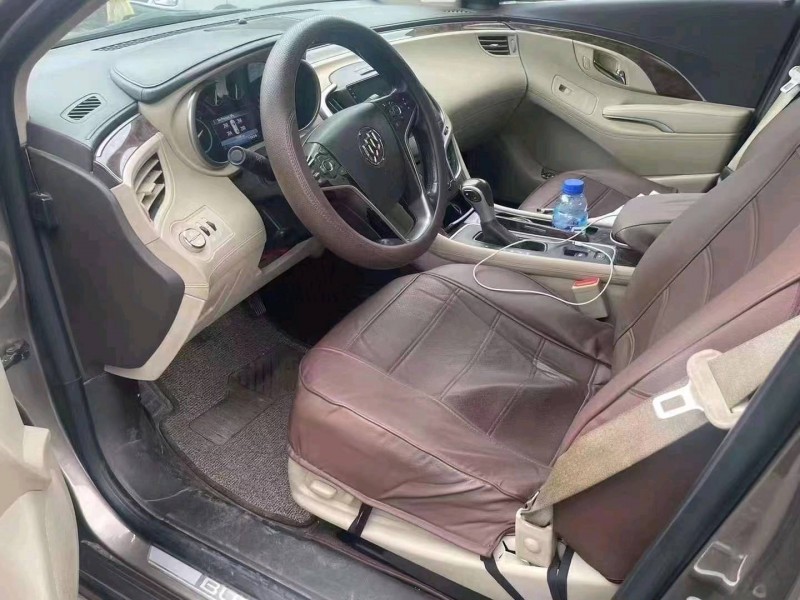 重庆14年别克君越3