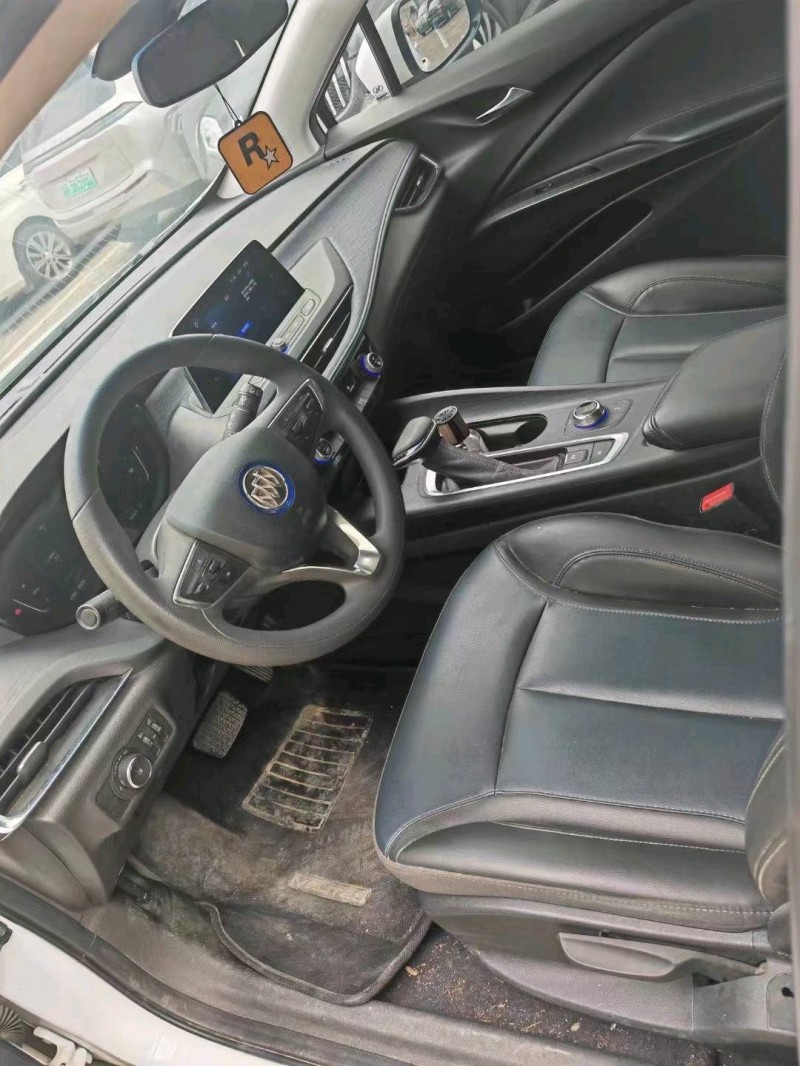 中山21年别克微蓝6