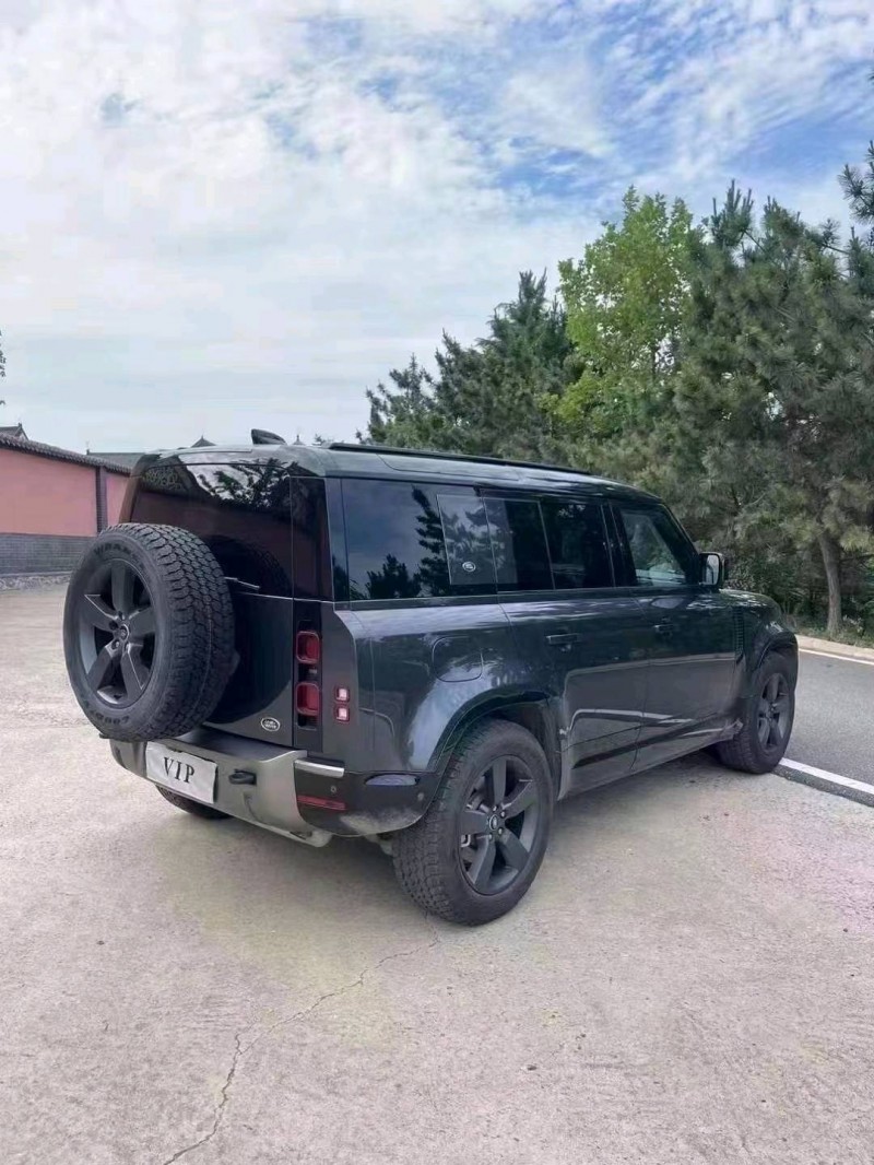 东营23年路虎卫士5