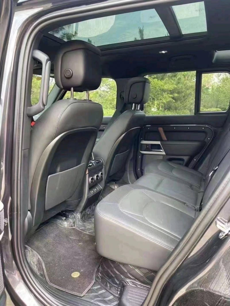 东营23年路虎卫士7