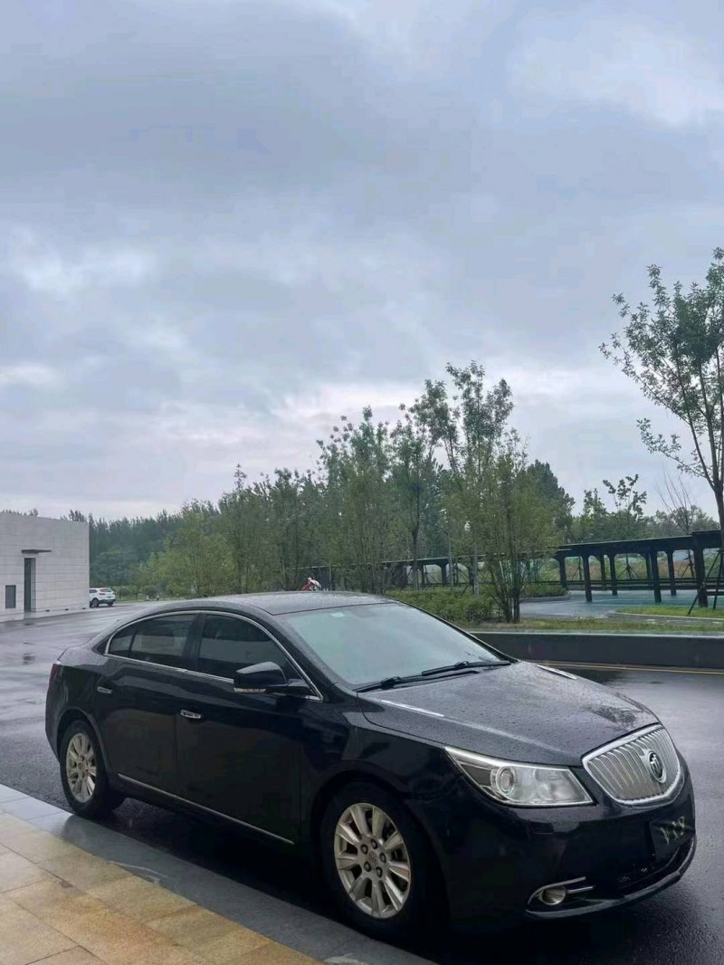 枣庄11年别克君越2