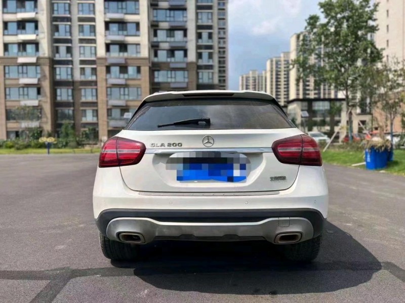 淄博17年奔驰GLA8