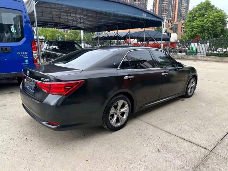 宜昌15年丰田皇冠2