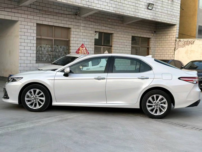 济宁21年丰田凯美瑞3