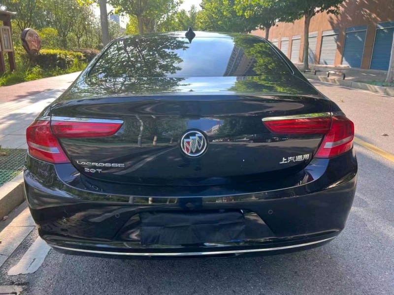 邵阳17年别克君越9