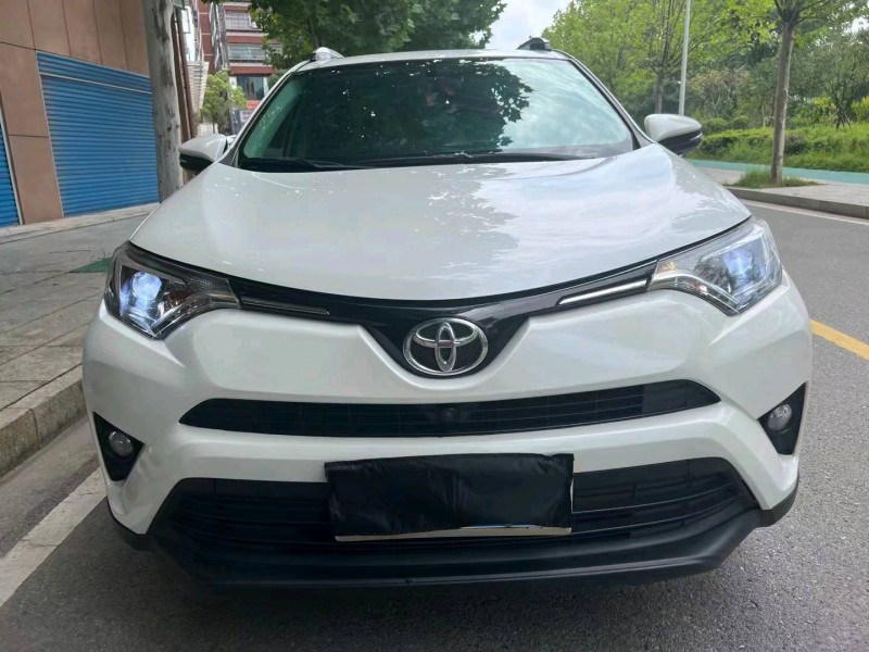 衡阳17年丰田RAV41