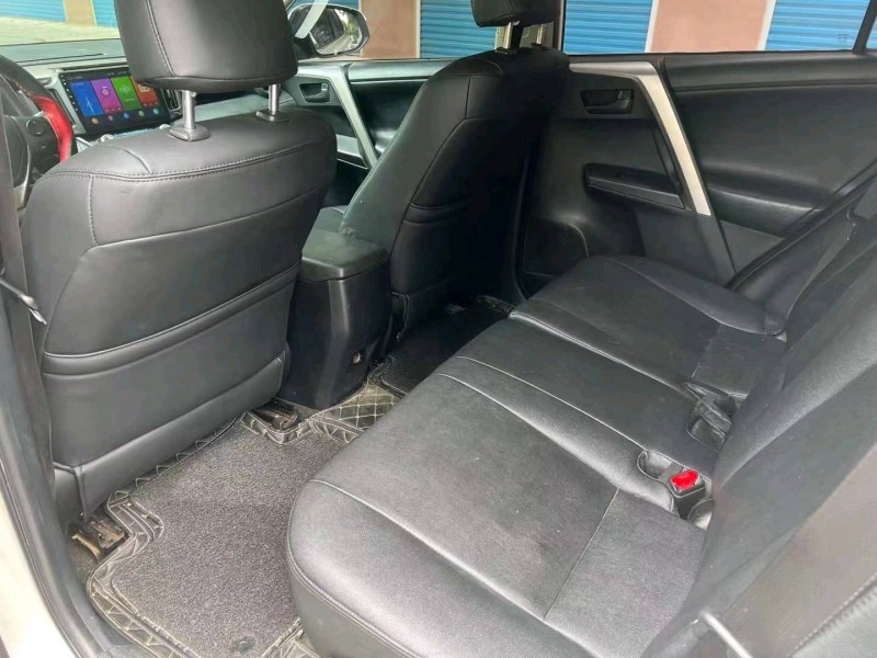 衡阳17年丰田RAV44