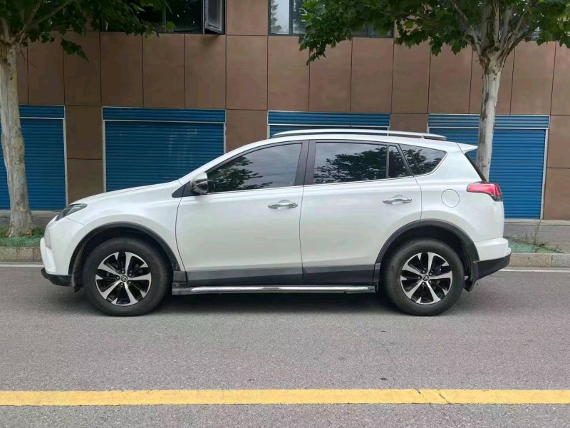衡阳17年丰田RAV45