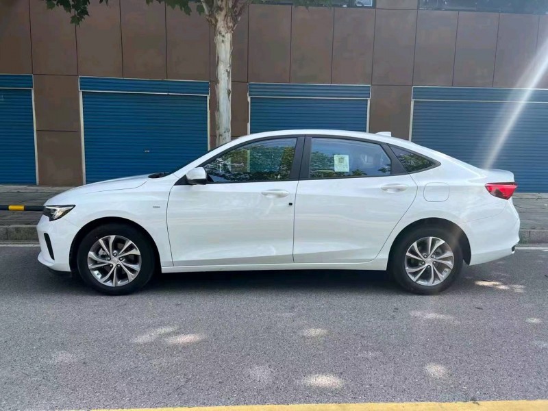 衡阳23年别克威朗8