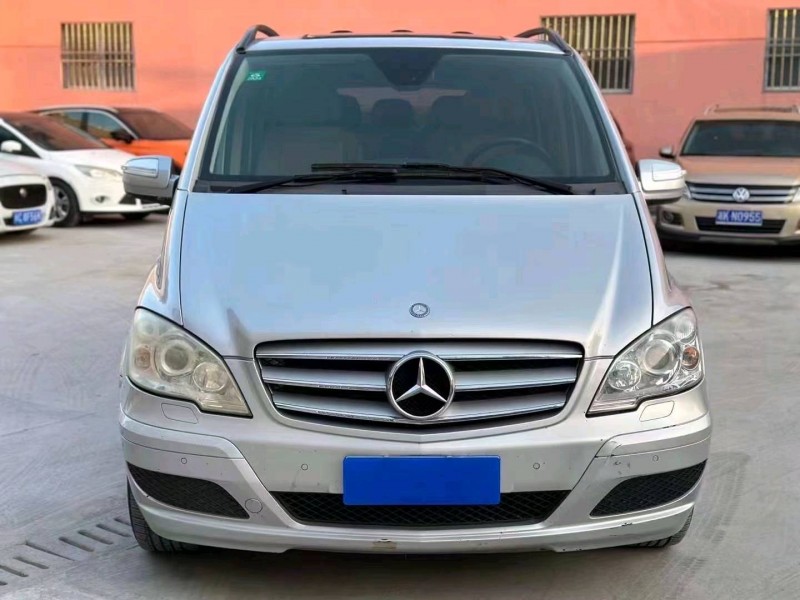 枣庄14年奔驰唯雅诺1