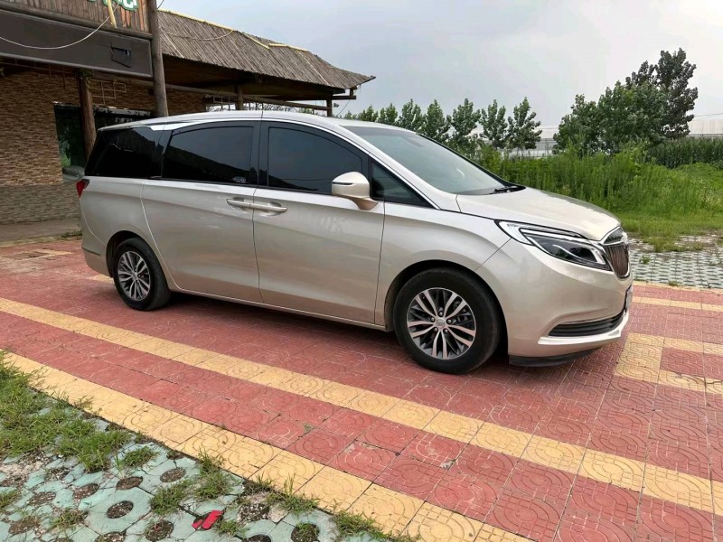 徐州19年别克GL82