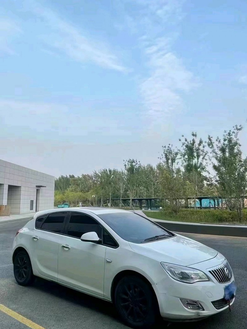 枣庄15年别克英朗2