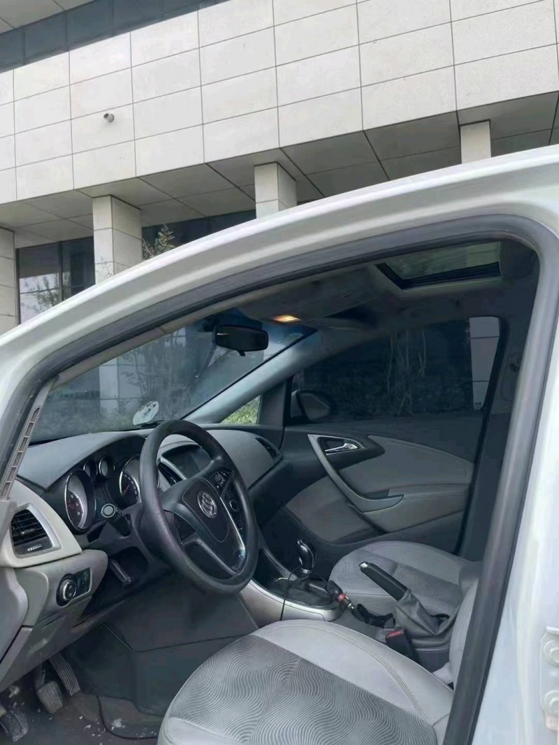 枣庄15年别克英朗4