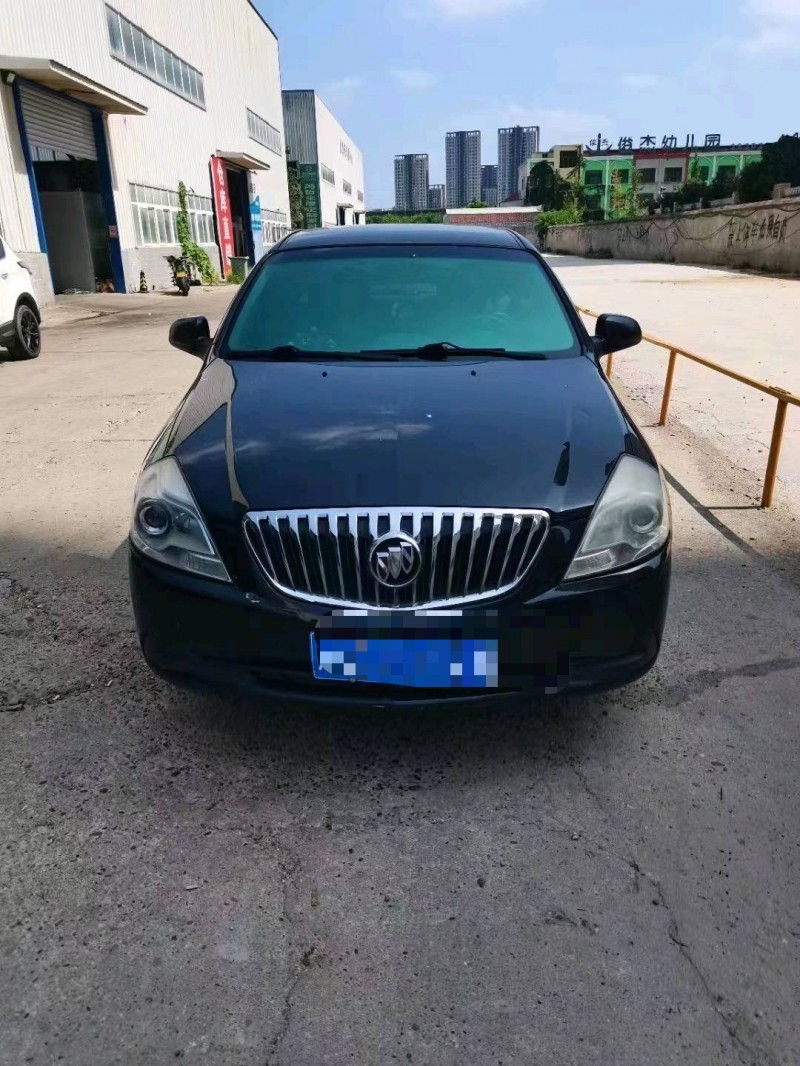 武汉16年别克凯越1