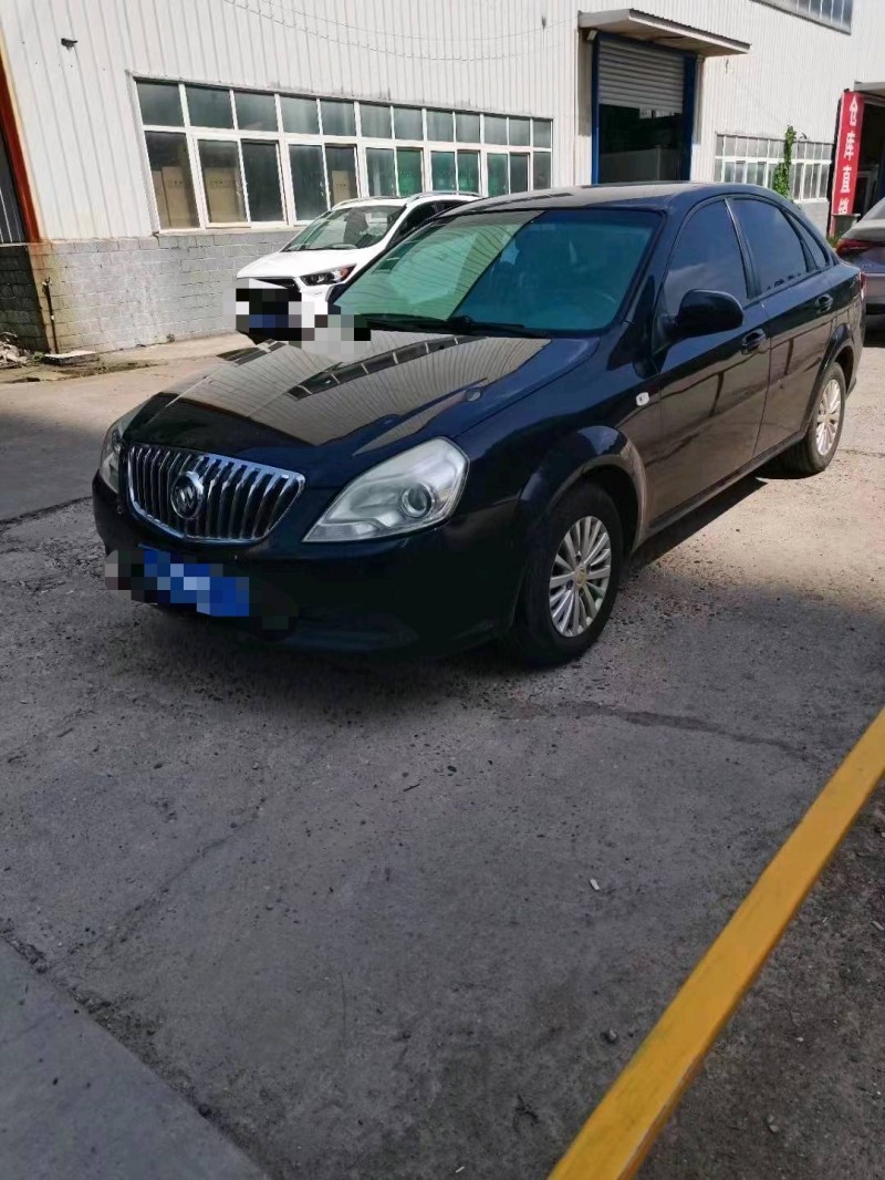 武汉16年别克凯越3