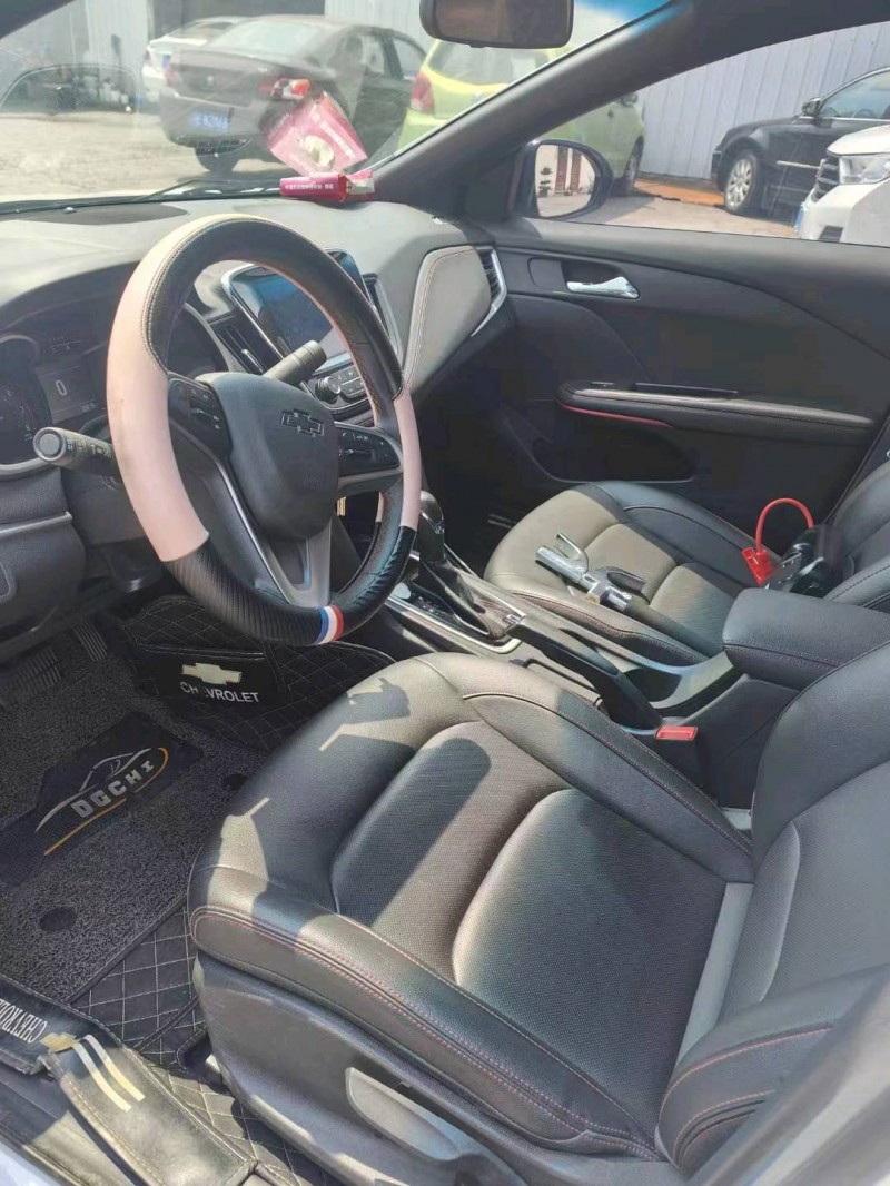 宜昌21年雪佛兰科鲁泽4