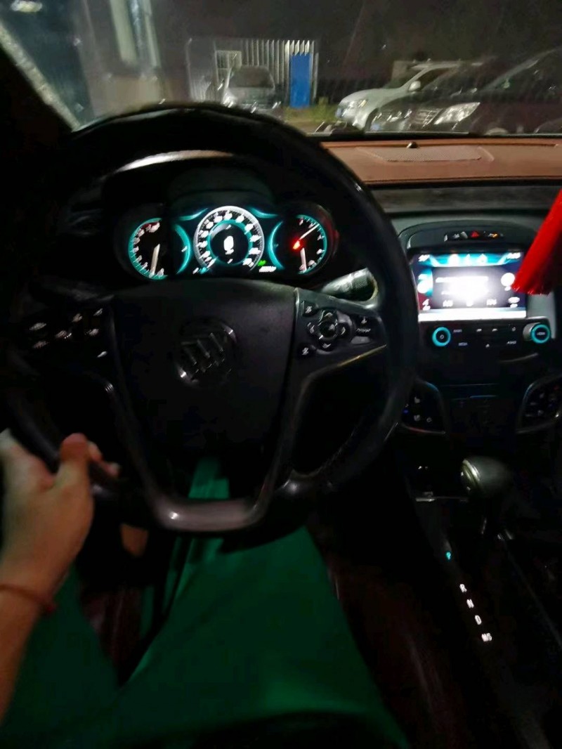 东营14年别克君越9