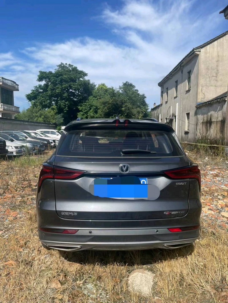 嘉興22年長安汽車CS755