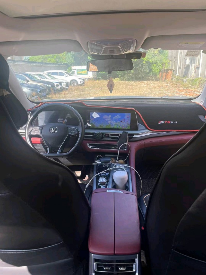 嘉興22年長安汽車CS758