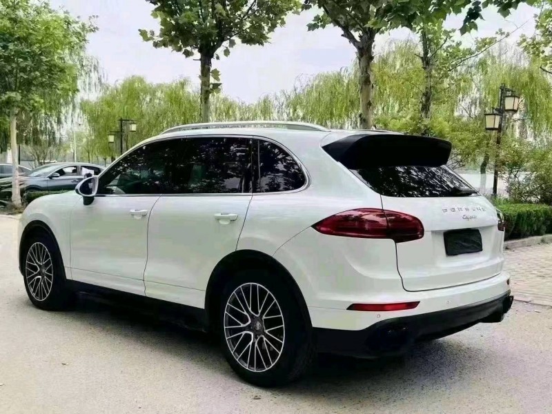 济南15年保时捷卡宴4