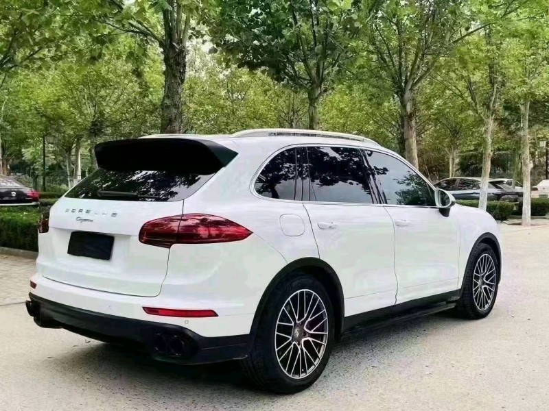 济南15年保时捷卡宴5