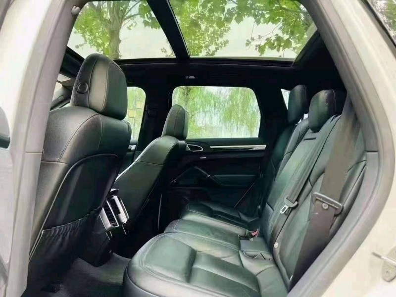 济南15年保时捷卡宴7